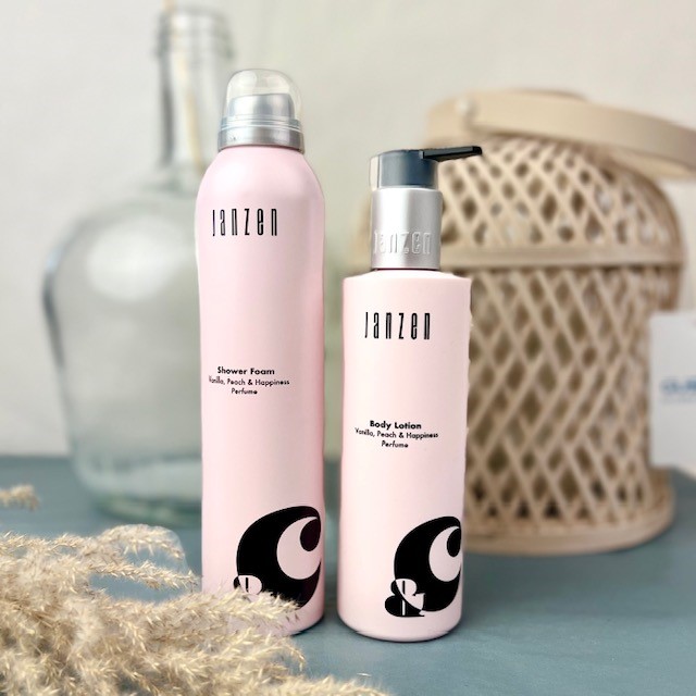 Janzen &C giftset bodylotion en showerfoam &C roze Showerfoam en bodylotion 