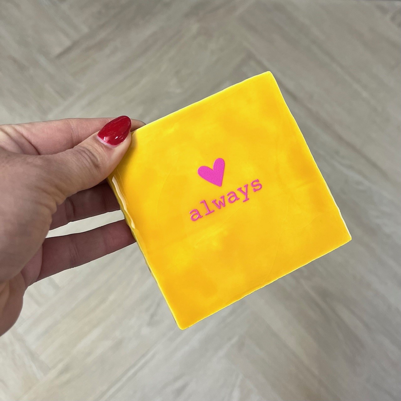 Originele tegeltjes inclusief houten standaardje Always - 