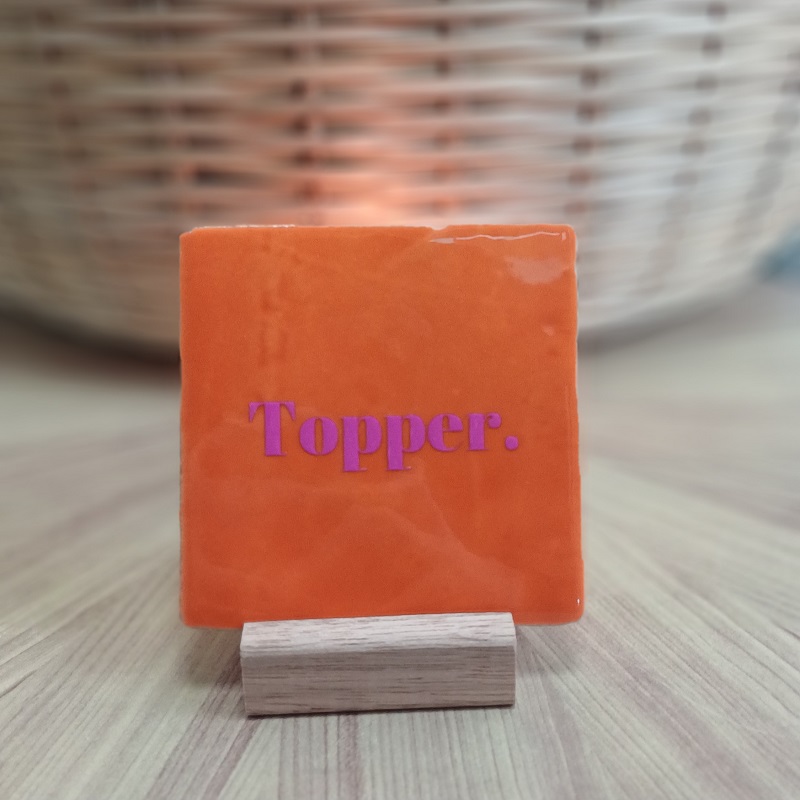 Originele tegeltjes inclusief houten standaardje Topper - 
