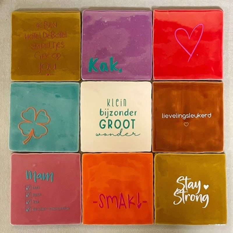 Originele tegeltjes inclusief houten standaardje - 