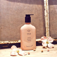 vegan-cadeau-cadeauvoorhaar-origineelkado-cadeau-per-post-cadeautje-versturen-verrasjelief-myflame-handzeep-you-are-roze-fabulous